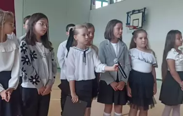 ,,Morze wdzięczności" w wykonaniu uczni&oacute;w klasy 3